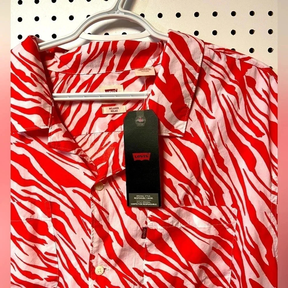 BNWT Levis Button Up Red Patterned Shirt  Mens size XL